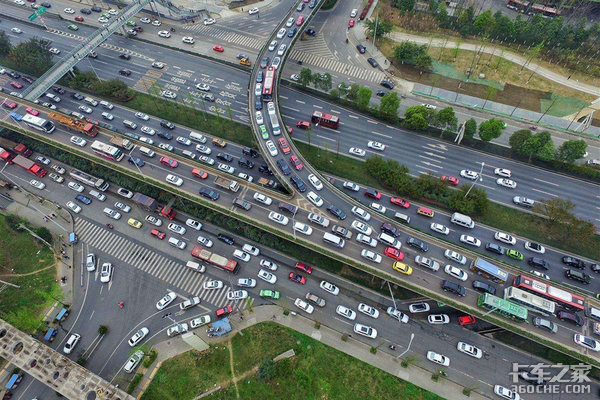 在高速老遇到堵车？只因你没装这个软件